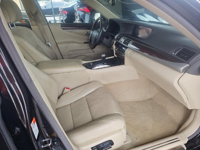Used 2016 Lexus LS 460 AWD w/ Comfort Package image 12