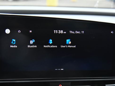 Used 2024 Hyundai Elantra SEL image 21