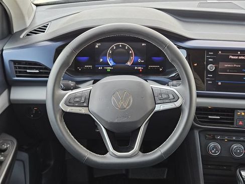 Used 2022 Volkswagen Taos SE FWD image 21