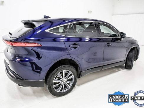 Used 2023 Toyota Venza LE image 7