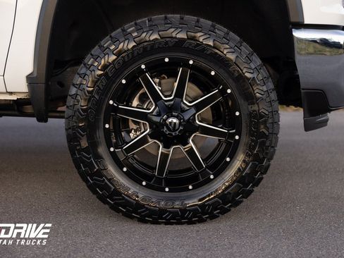 Used 2023 Chevrolet Silverado 2500 LT image 9