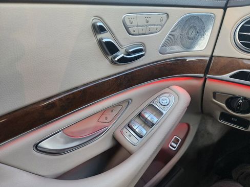 Used 2014 Mercedes-Benz S 550 Sedan image 20