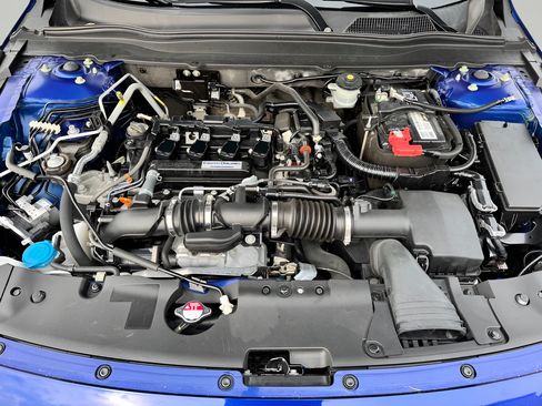 Used 2018 Honda Accord Sport image 9