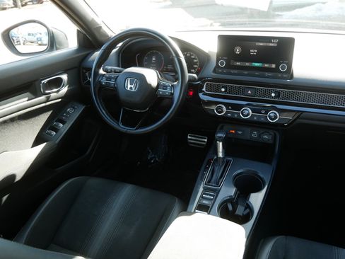 Used 2023 Honda Civic Sport image 9