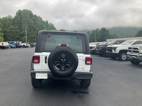 Used 2026 Jeep Wrangler Unlimited Sport AWD/4WD image 6