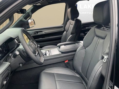 New 2026 Jeep Grand Wagoneer L Limited AWD/4WD image 22