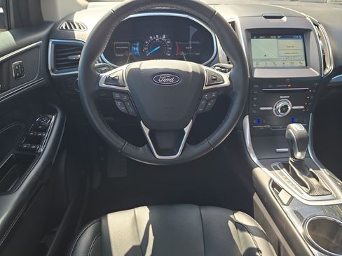 Used 2018 Ford Edge Titanium w/ Equipment Group 302A AWD/4WD image 14