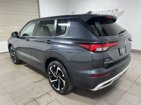 Used 2024 Mitsubishi Outlander SE AWD/4WD image 4