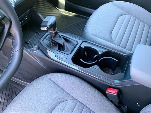 Used 2025 Kia K4 EX image 17