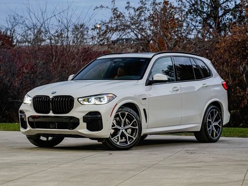 Used 2022 BMW X5 xDrive45e w/ M Sport Package image 1