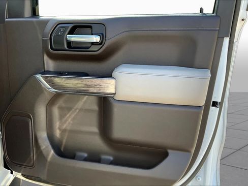 Used 2020 Chevrolet Silverado 1500 LTZ w/ LTZ Plus Package AWD/4WD image 22