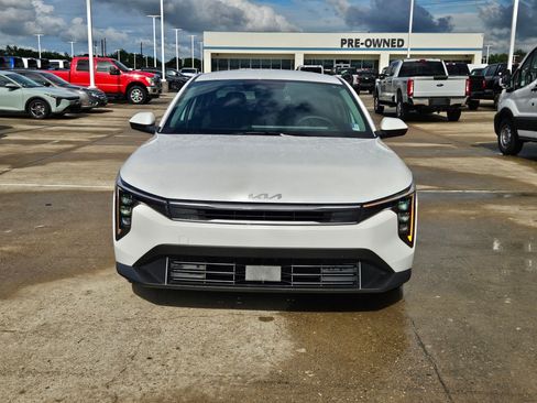 Used 2025 Kia K4 FWD image 11