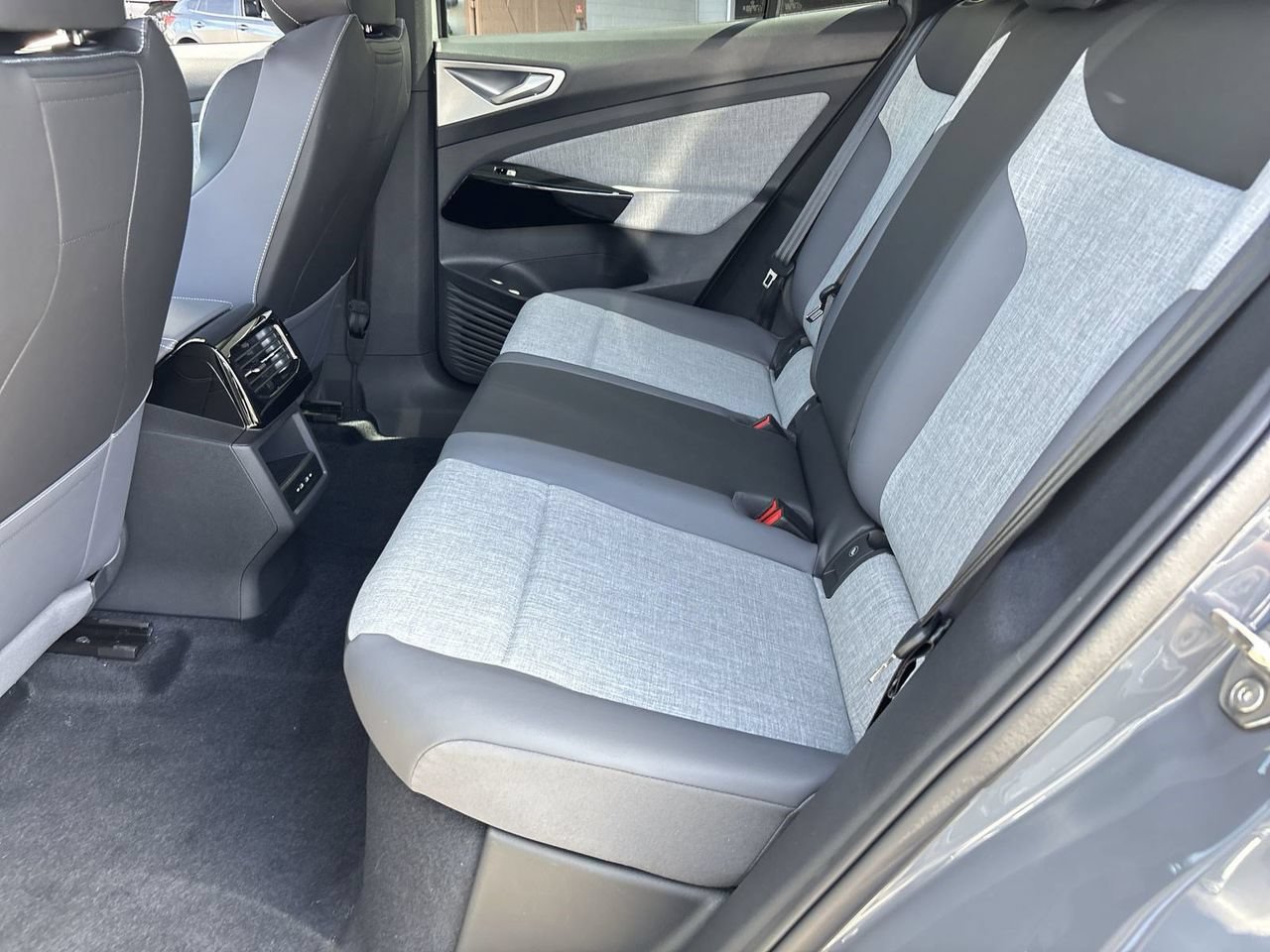New 2026 Volkswagen ID.4 Pro RWD image 13