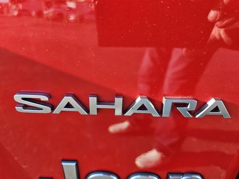 Used 2020 Jeep Wrangler Unlimited Sahara w/ Uconnect 4C Nav & Sound Group image 37