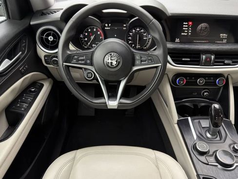 Used 2019 Alfa Romeo Stelvio RWD image 12