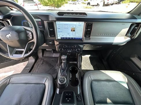 Used 2022 Ford Bronco Outer Banks w/ Sasquatch Package AWD/4WD image 19