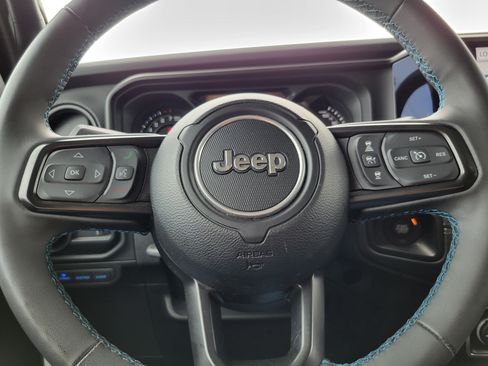 Used 2024 Jeep Wrangler Unlimited Rubicon 4xe w/ Technology Group AWD/4WD image 8