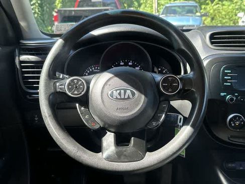 Used 2016 Kia Soul + FWD image 7