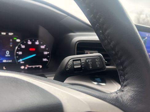 Used 2023 Ford Explorer XLT w/ Equipment Group 202A image 19