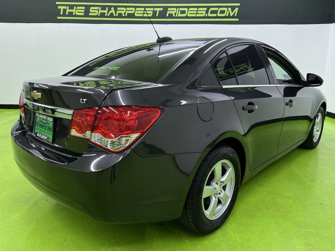 Used 2016 Chevrolet Cruze LT w/ Technology Package FWD image 10
