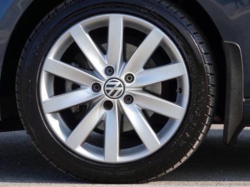 Used 2011 Volkswagen Golf TDI w/ Cold Weather Pkg FWD image 38