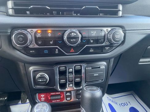 Used 2024 Jeep Wrangler Unlimited Rubicon 4xe w/ Technology Group AWD/4WD image 14