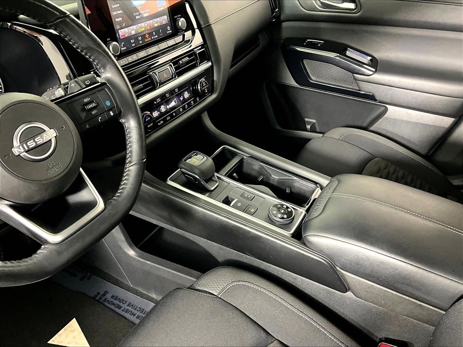 Used 2022 Nissan Pathfinder SV AWD/4WD image 18