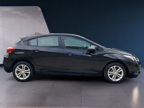 Used 2019 Chevrolet Cruze LS w/ LS Convenience Package FWD image 6