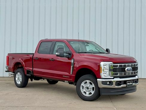 New 2026 Ford F250 XLT w/ FX4 Off-Road Package AWD/4WD image 8