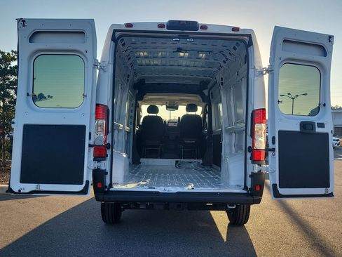 New 2026 RAM ProMaster 3500 w/ Premium Convenience Group FWD image 8