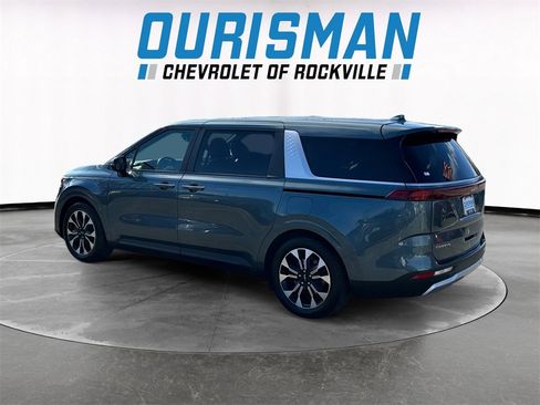 Used 2024 Kia Carnival EX image 4