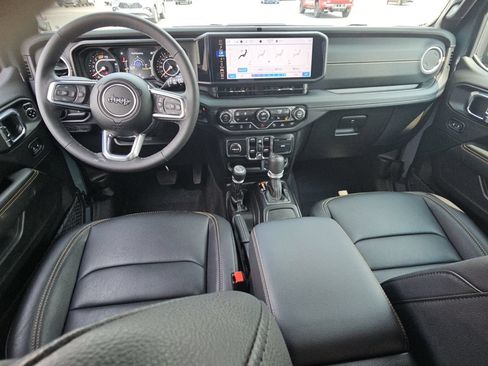 Used 2026 Jeep Wrangler Unlimited Sahara w/ Safety Group AWD/4WD image 8
