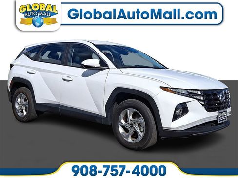Used 2023 Hyundai Tucson SE image 1
