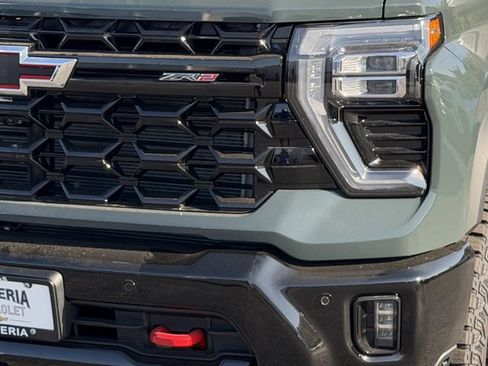 New 2026 Chevrolet Silverado 2500 ZR2 AWD/4WD image 8