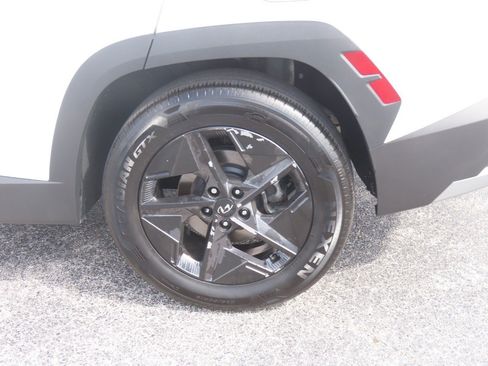 Used 2025 Hyundai Tucson SEL FWD image 16
