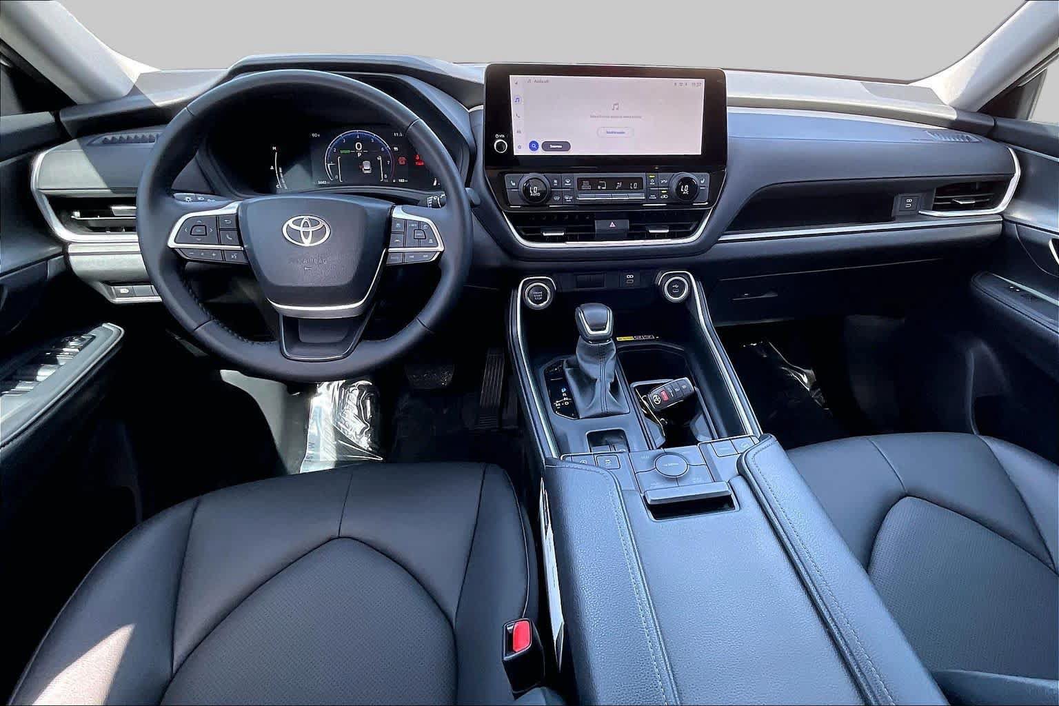 Used 2026 Toyota Grand Highlander AWD image 16