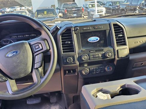 Used 2021 Ford F250 XL w/ STX Appearance Package image 7