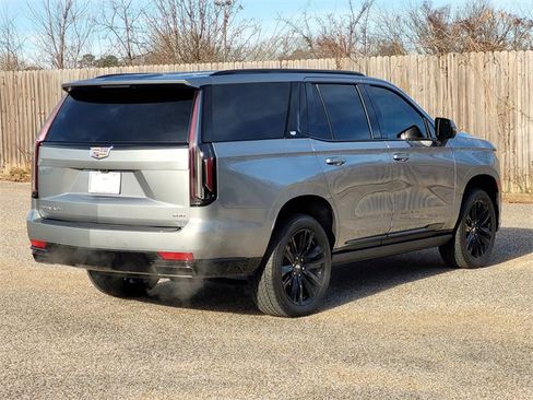 Used 2024 Cadillac Escalade Sport Platinum image 4