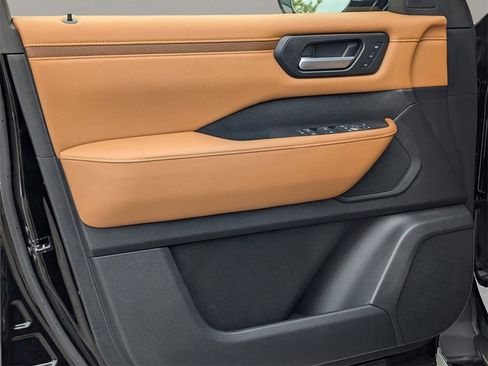 New 2025 Nissan Armada SL image 18