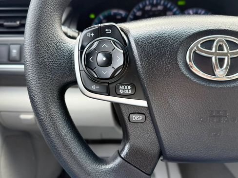 Used 2014 Toyota Camry LE FWD image 13