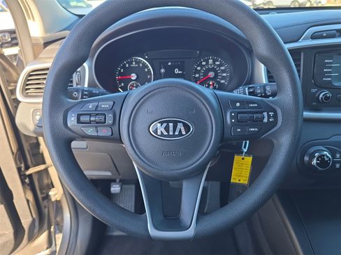 Used 2017 Kia Sorento LX image 23