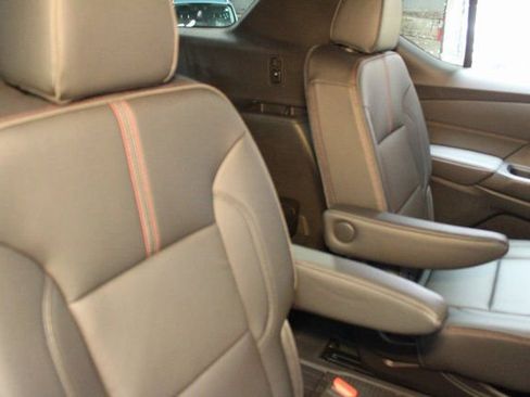Used 2024 Chevrolet Traverse RS image 15