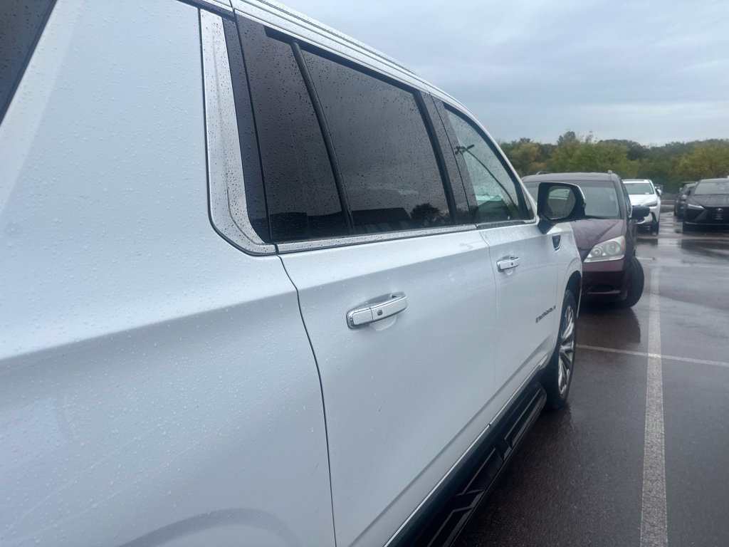 Used 2021 GMC Yukon XL Denali AWD/4WD image 12