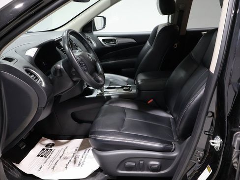 Used 2019 Nissan Pathfinder SL image 10