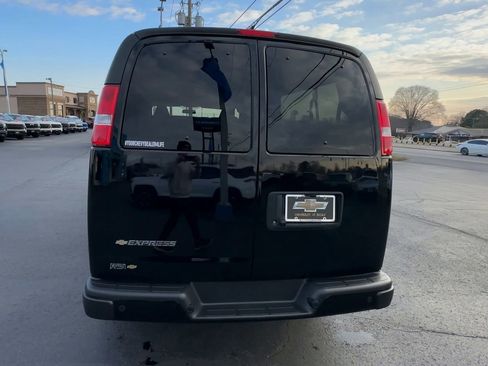 Used 2025 Chevrolet Express 3500 LS RWD image 7