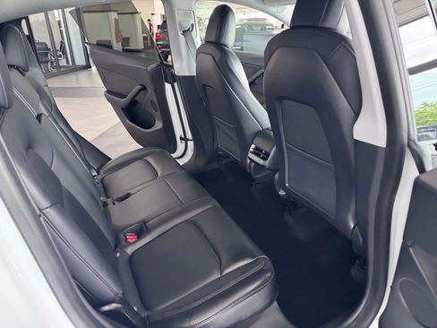 Used 2021 Tesla Model Y Long Range image 14