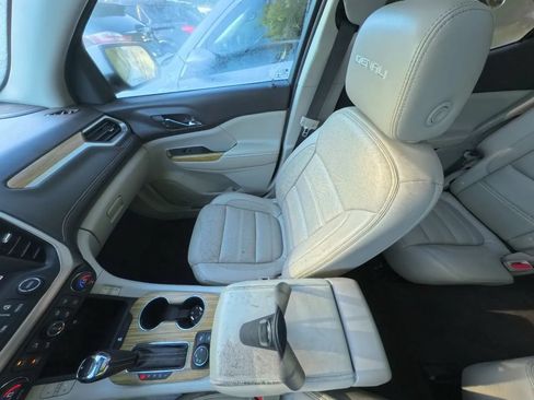 Used 2018 GMC Acadia Denali w/ Technology Package FWD image 25
