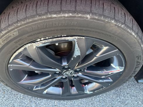 Used 2021 Toyota Sienna XSE w/ XSE Plus Package FWD image 12
