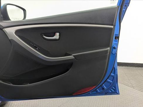 Used 2017 Hyundai Elantra GT image 18