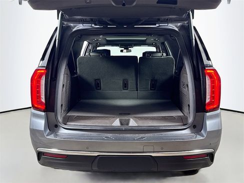 Used 2021 GMC Yukon XL SLT w/ SLT Premium Package image 26